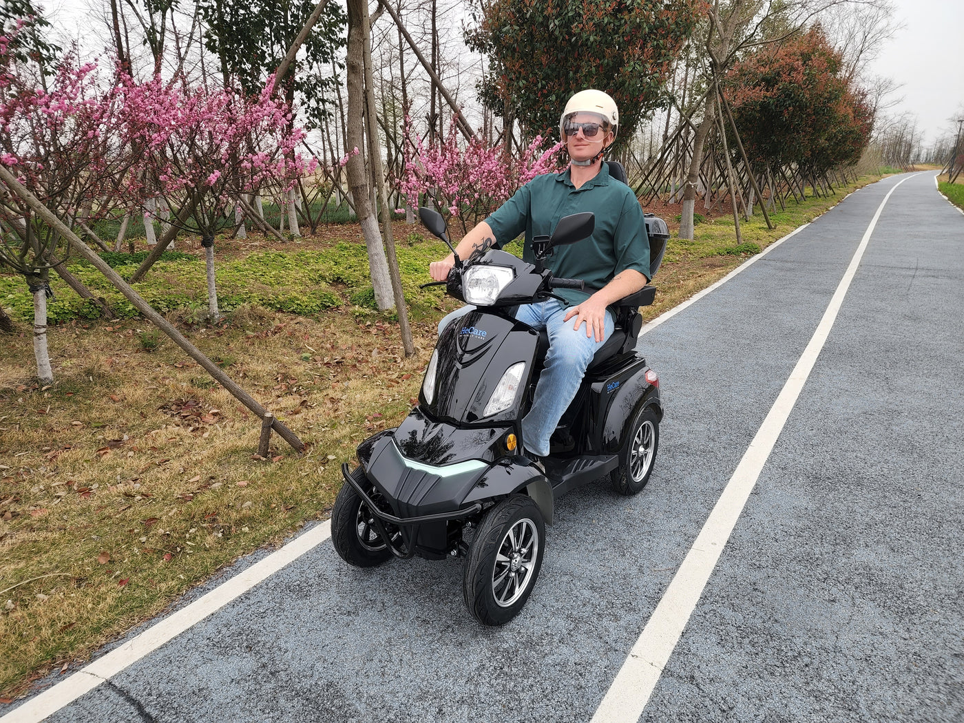 HeCare T408-1-4 Ranger 2 Electric 4 Wheel Electric Mobility Scooter With Enhanced Mobility, Safety and Comfort