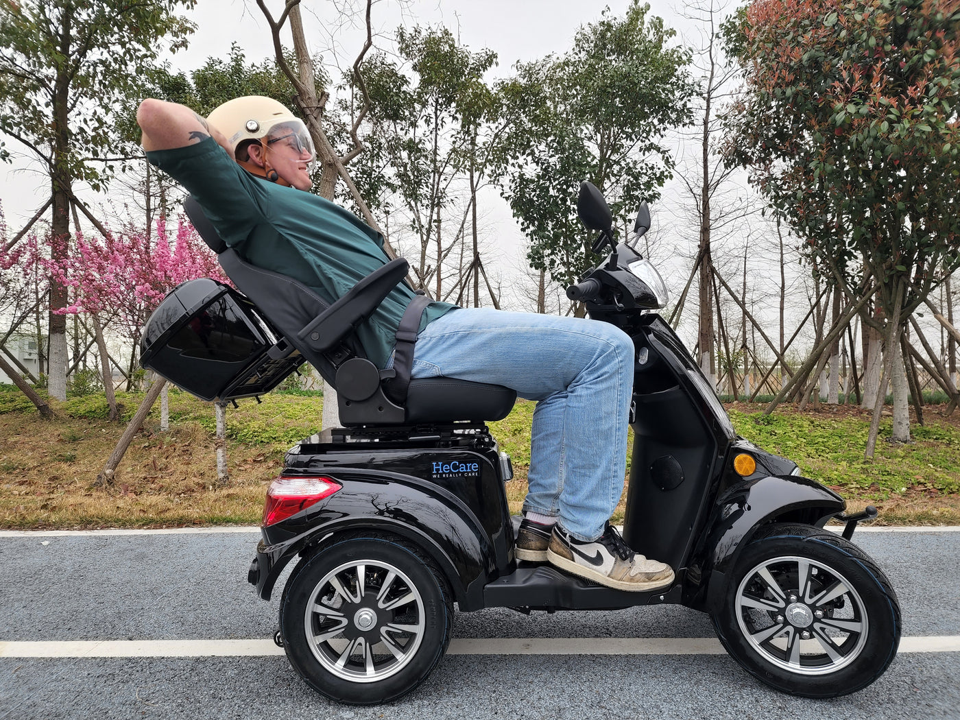 HeCare T408-1-4 Ranger 2 Electric 4 Wheel Electric Mobility Scooter With Enhanced Mobility, Safety and Comfort